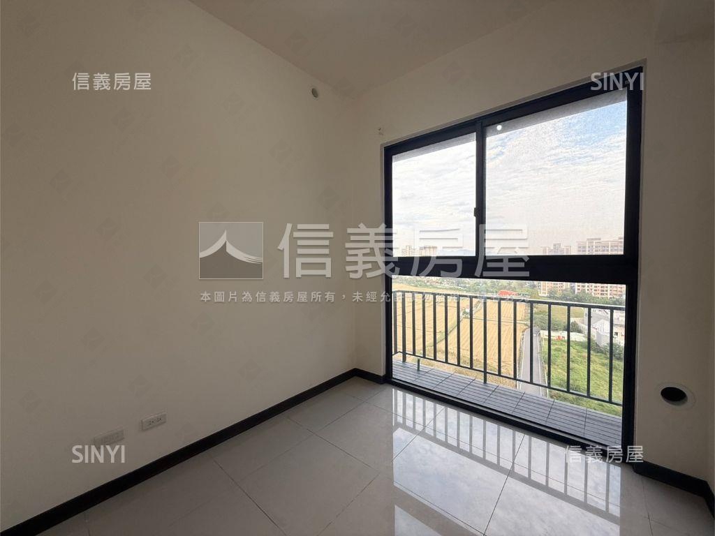 次頂樓的理想兩房車位居所房屋室內格局與周邊環境