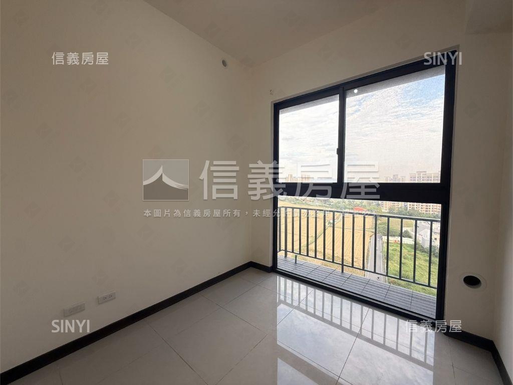 次頂樓的理想兩房車位居所房屋室內格局與周邊環境