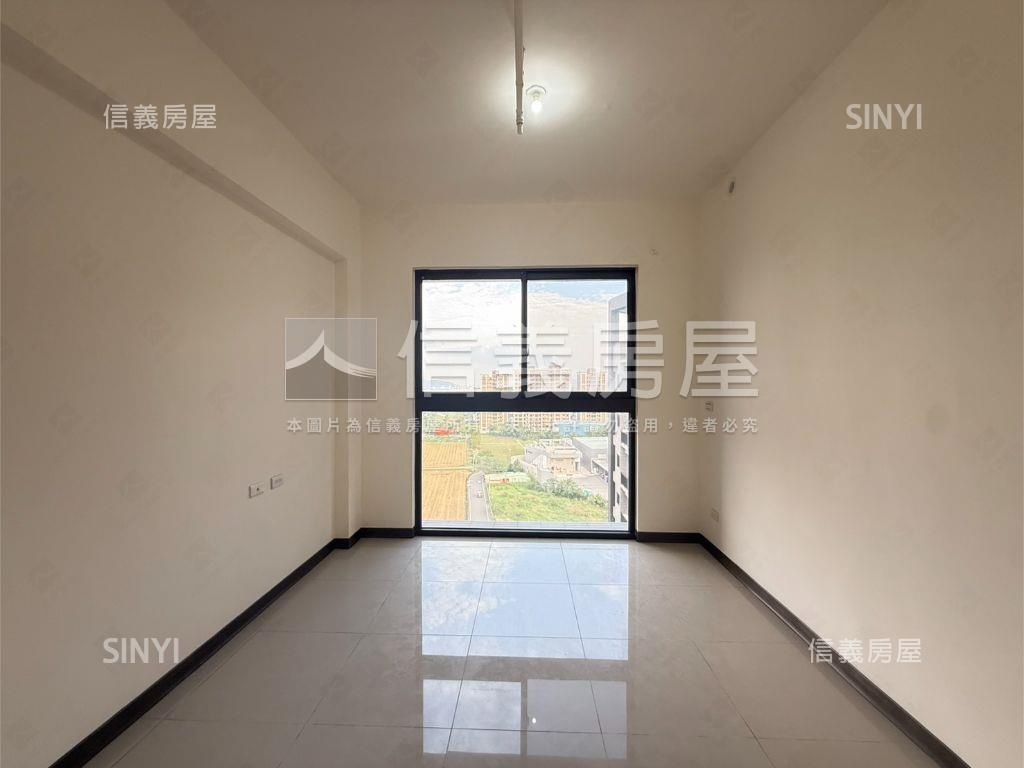 次頂樓的理想兩房車位居所房屋室內格局與周邊環境