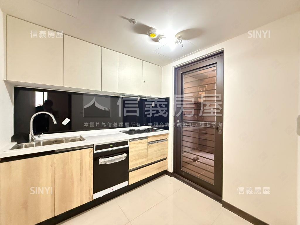 次頂樓的理想兩房車位居所房屋室內格局與周邊環境