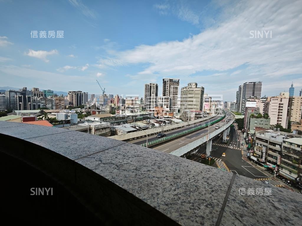 三創鼎爵邊間兩房房屋室內格局與周邊環境