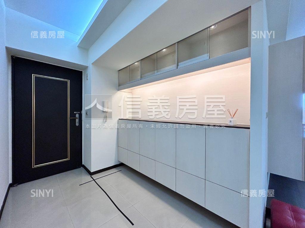 奢華ＬＶ含車位小豪宅房屋室內格局與周邊環境