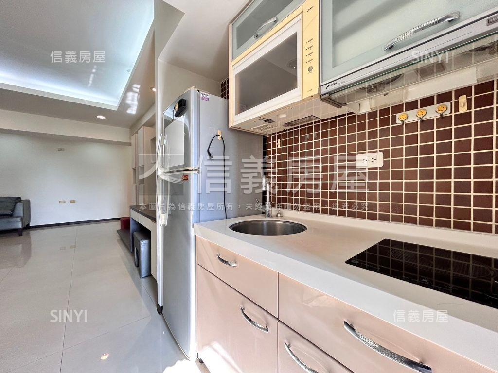 奢華ＬＶ含車位小豪宅房屋室內格局與周邊環境