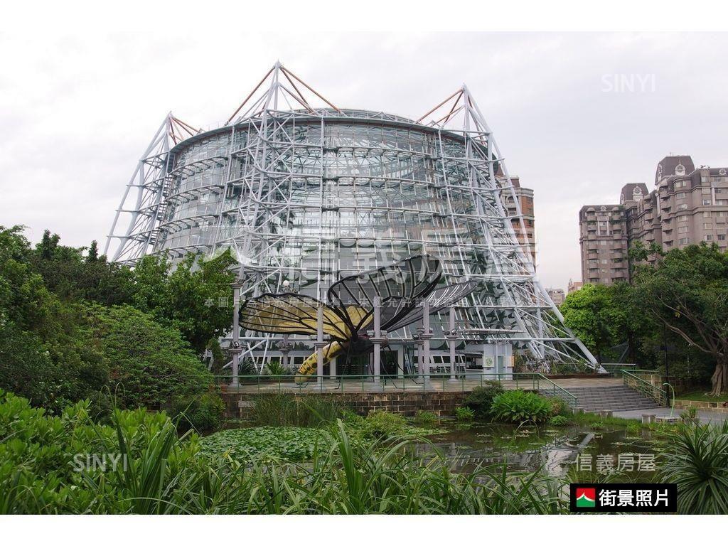 奢華ＬＶ含車位小豪宅房屋室內格局與周邊環境