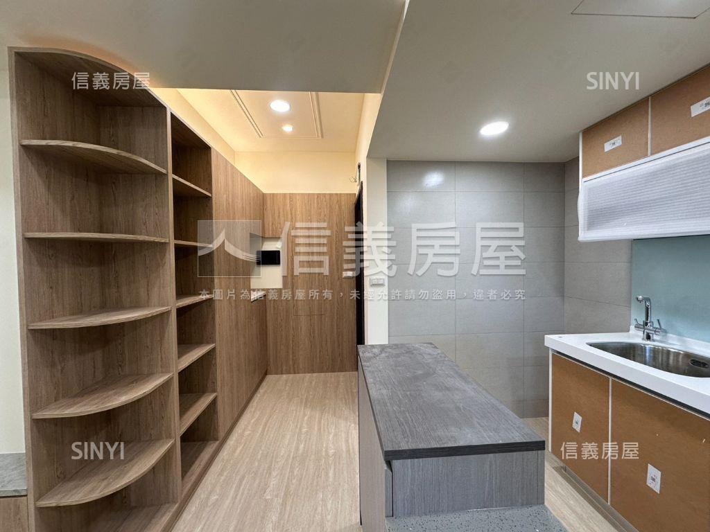 府中捷運新板樂睦美妝空間房屋室內格局與周邊環境