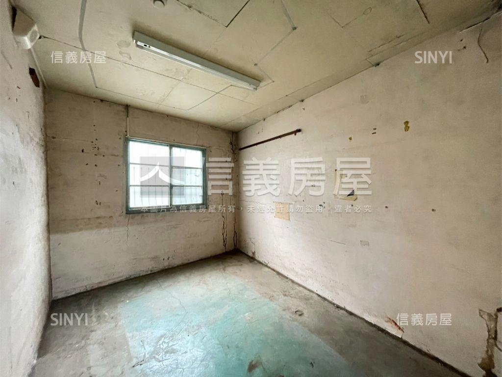 正中正南路約十七米寬店地房屋室內格局與周邊環境