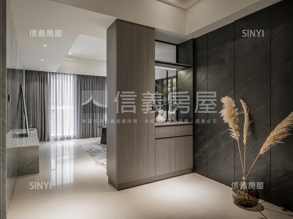 龍呈次頂樓獨戶景觀名邸房屋室內格局與周邊環境