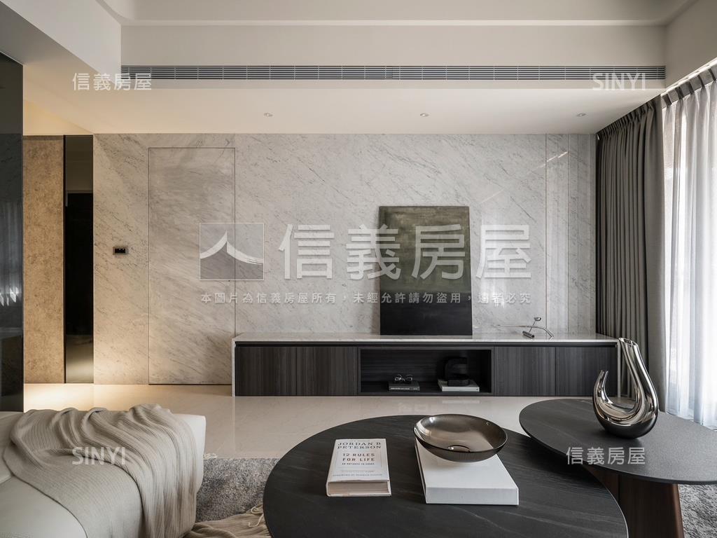 龍呈次頂樓獨戶景觀名邸房屋室內格局與周邊環境