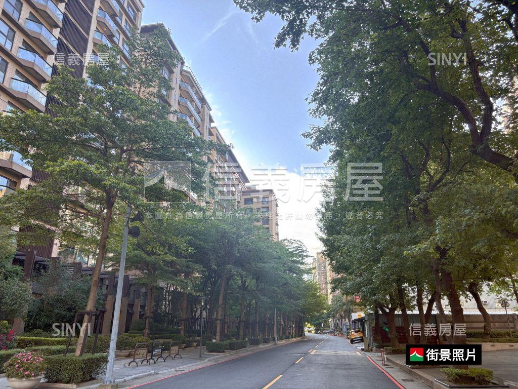 龍呈次頂樓獨戶景觀名邸房屋室內格局與周邊環境