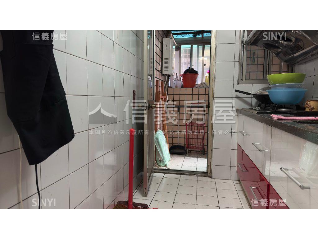 學成新都大兩房車位房屋室內格局與周邊環境