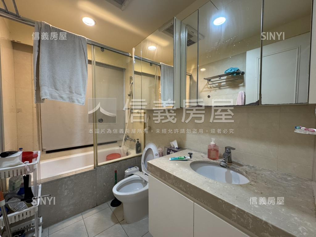三輝高樓景觀四房車位房屋室內格局與周邊環境