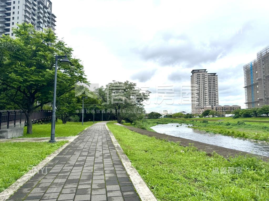 川玥河景三房車位房屋室內格局與周邊環境