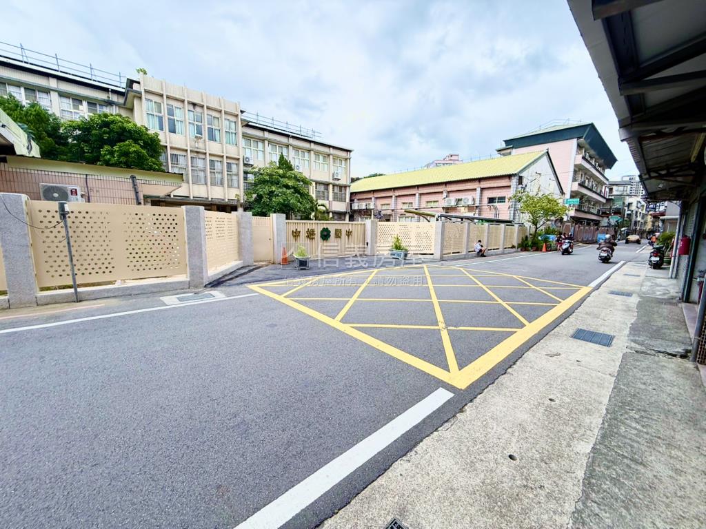 中壢國中門口透天店面房屋室內格局與周邊環境