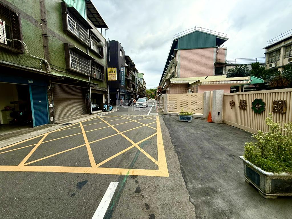 中壢國中門口透天店面房屋室內格局與周邊環境