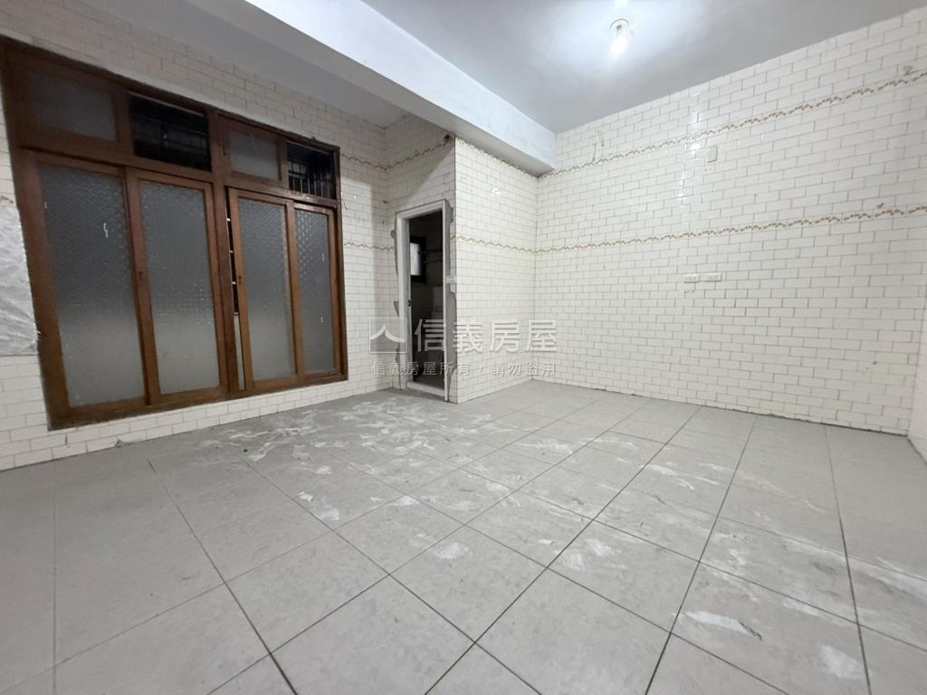 中壢國中門口透天店面房屋室內格局與周邊環境