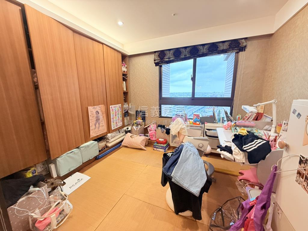 久樘香坡高樓四房雙車房屋室內格局與周邊環境