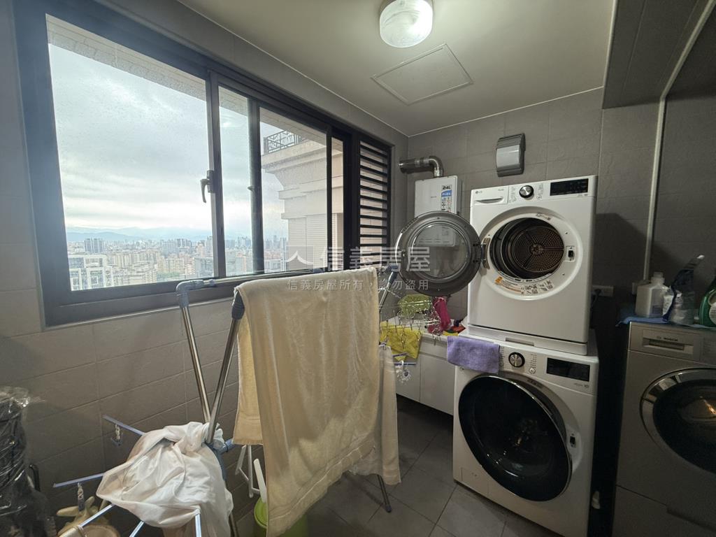 久樘香坡高樓四房雙車房屋室內格局與周邊環境