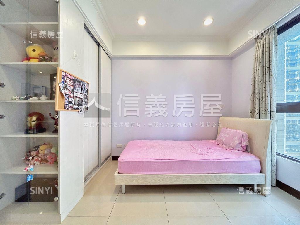 專任源峰寬庭綠意盎然美屋房屋室內格局與周邊環境