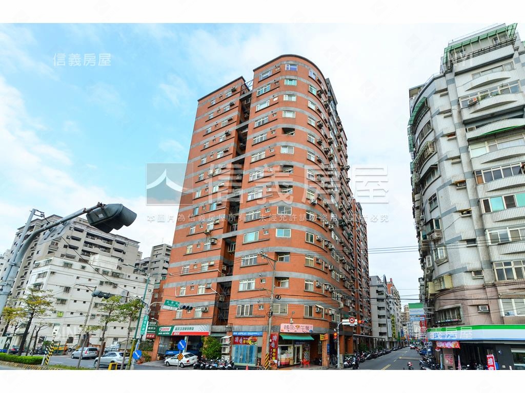 嘉年華藝韻美學豪邸房屋室內格局與周邊環境