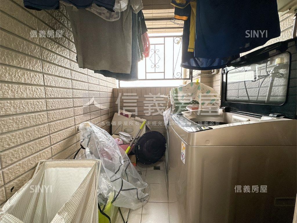 專任‧未來之都兩房車位房屋室內格局與周邊環境