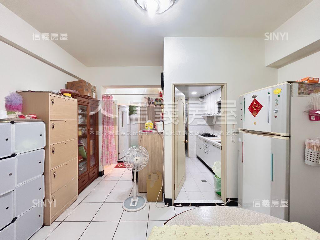 小坡邊間裝潢兩房房屋室內格局與周邊環境