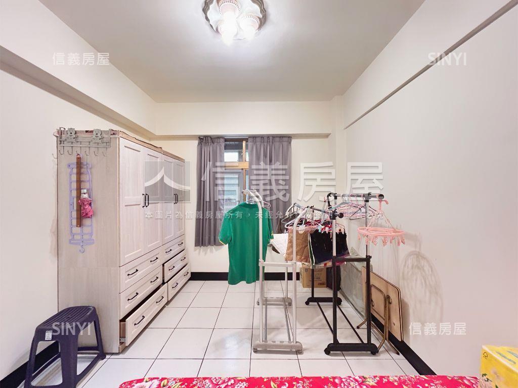 小坡邊間裝潢兩房房屋室內格局與周邊環境