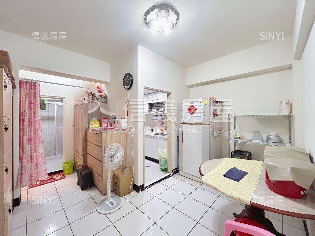 小坡邊間裝潢兩房房屋室內格局與周邊環境