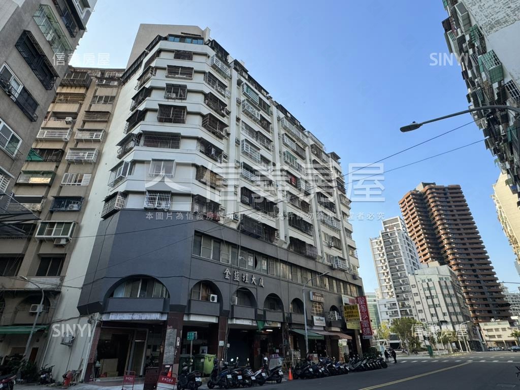 鹽埕愛河畔精裝２房美宅房屋室內格局與周邊環境