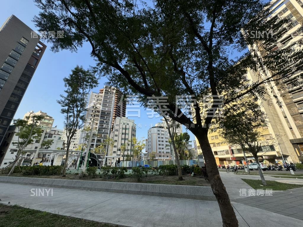 鹽埕愛河畔精裝２房美宅房屋室內格局與周邊環境