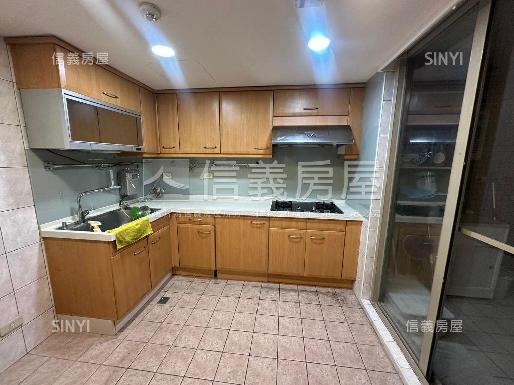 龍寶方圓裝潢屋房屋室內格局與周邊環境