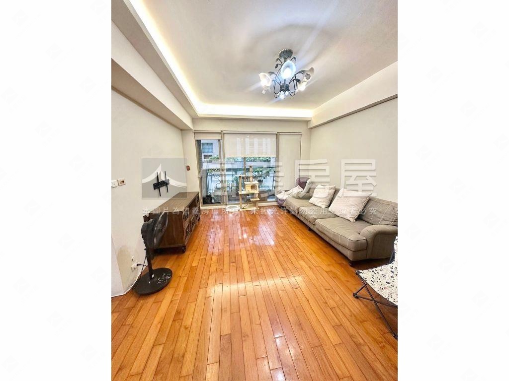 龍寶方圓裝潢屋房屋室內格局與周邊環境