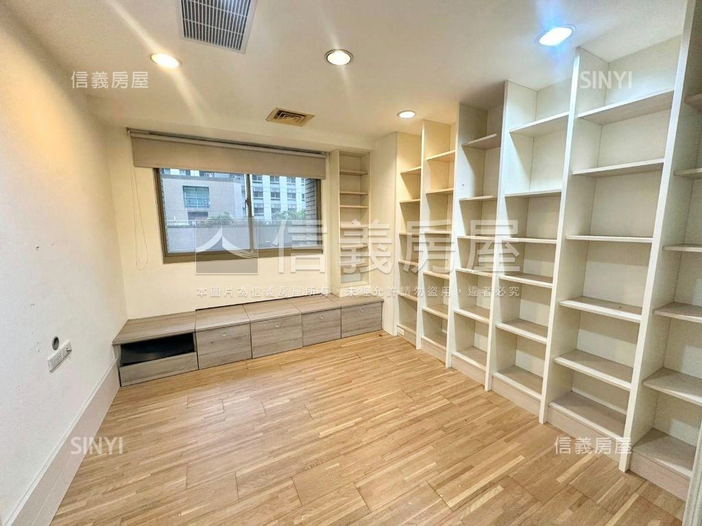 龍寶方圓裝潢屋房屋室內格局與周邊環境
