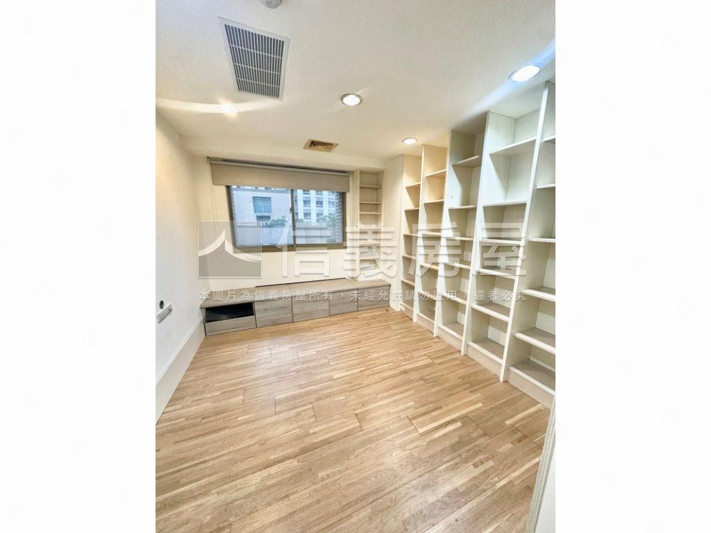 龍寶方圓裝潢屋房屋室內格局與周邊環境