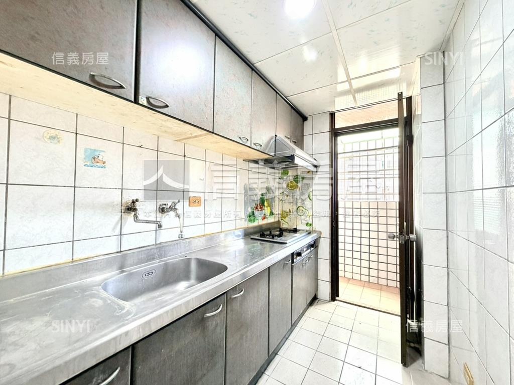 專任！水湳３房免千萬！房屋室內格局與周邊環境