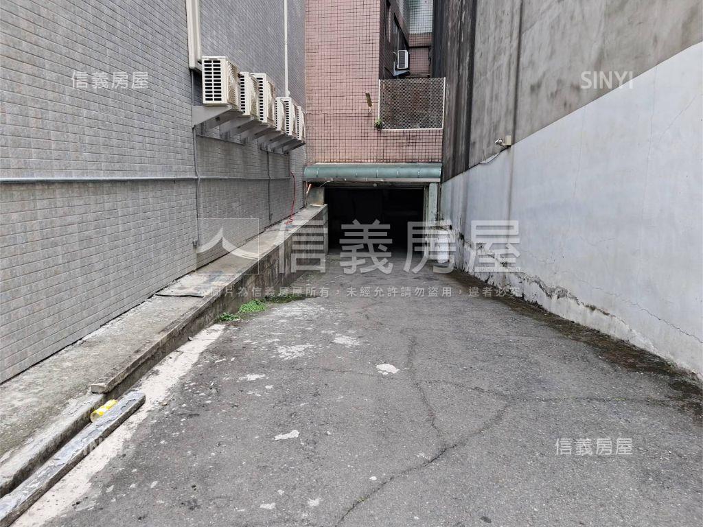 豐原中山路三房平面車位房屋室內格局與周邊環境