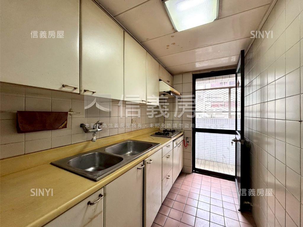 國泰怡園稀有專任釋出房屋室內格局與周邊環境