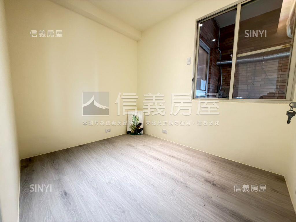 文藻學區精裝大樓含車位房屋室內格局與周邊環境