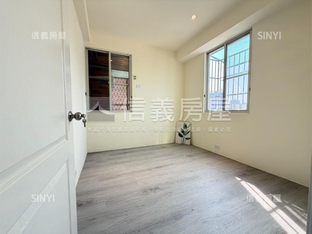 文藻學區精裝大樓含車位房屋室內格局與周邊環境