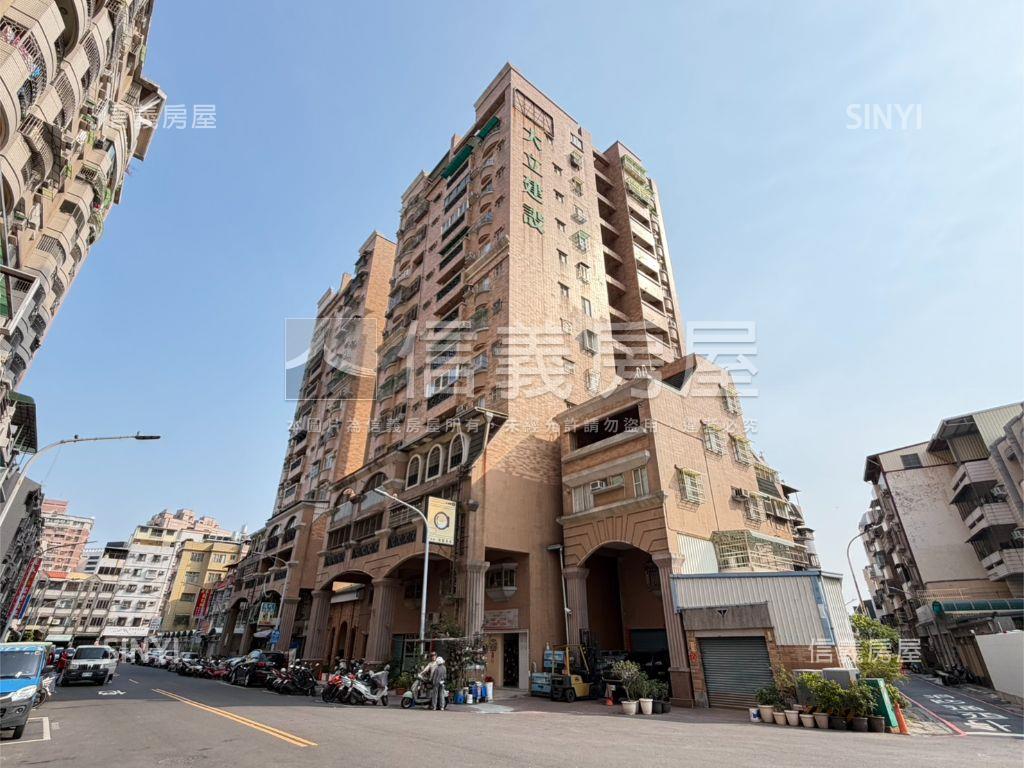 文藻學區精裝大樓含車位房屋室內格局與周邊環境