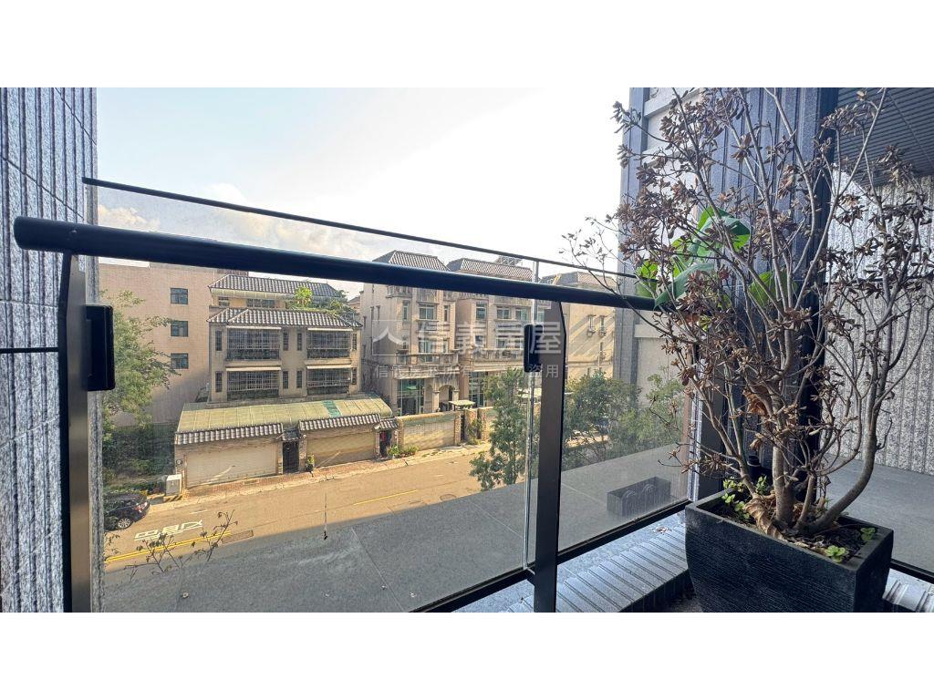 順天景美朝南樹梢四房平車房屋室內格局與周邊環境
