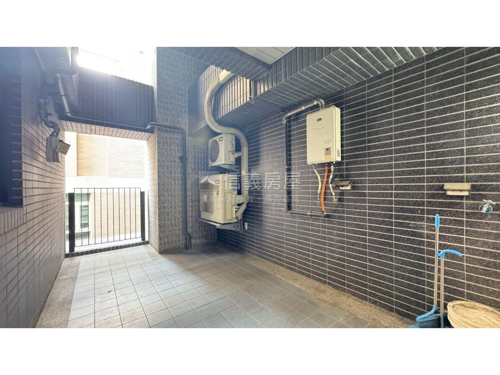 順天景美朝南樹梢四房平車房屋室內格局與周邊環境