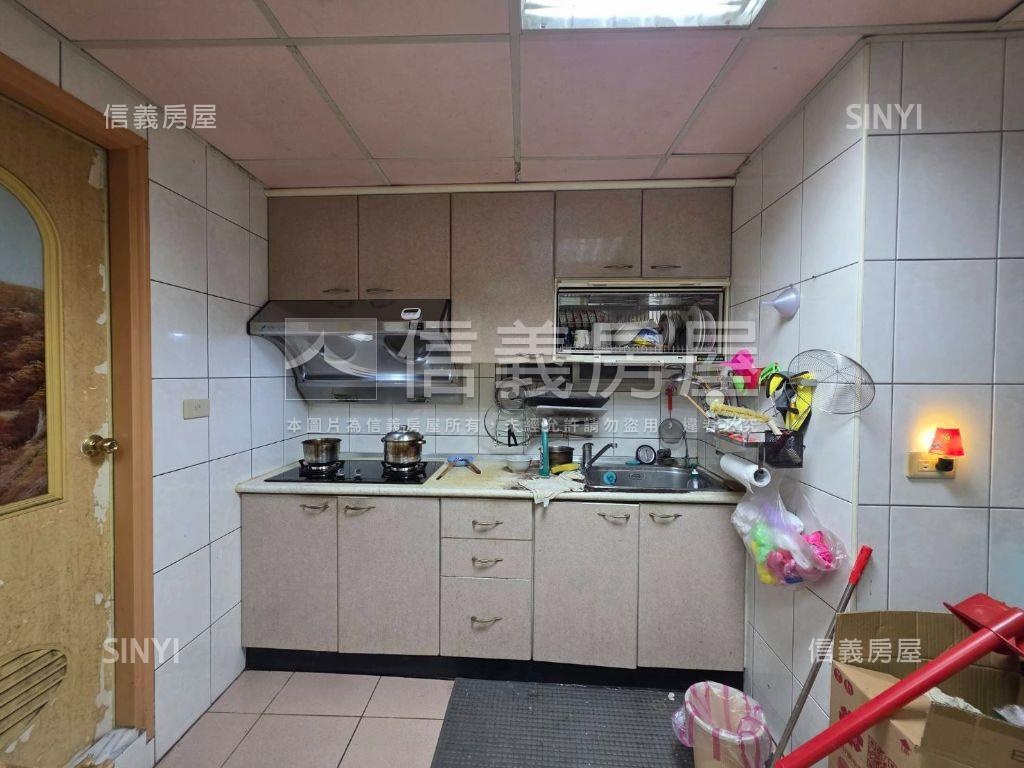 力行公寓美二樓房屋室內格局與周邊環境