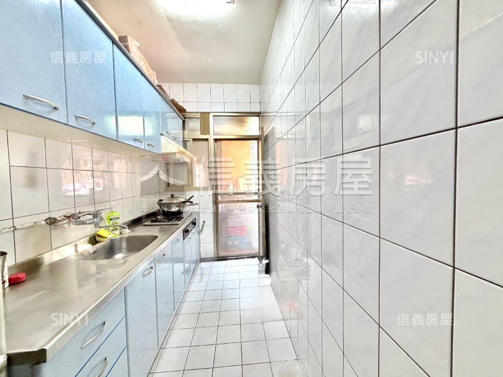 麗山學區稀有釋出大三房房屋室內格局與周邊環境