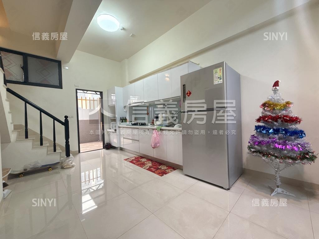 大坪頂運動公園臨路車墅房屋室內格局與周邊環境