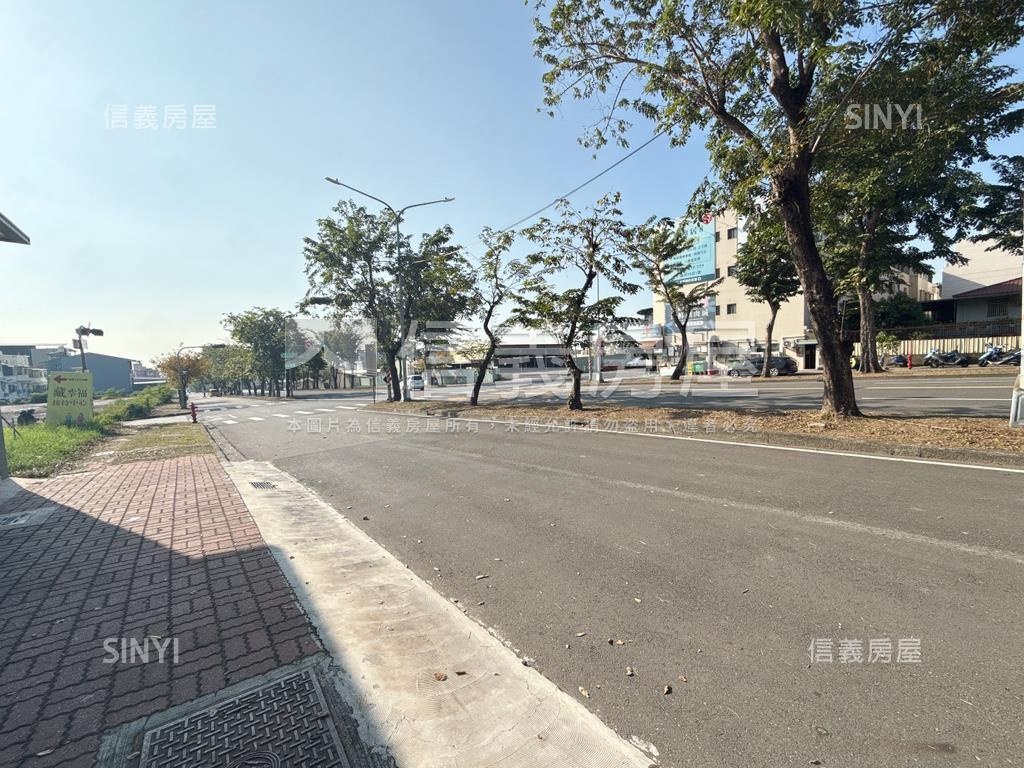 大坪頂運動公園臨路車墅房屋室內格局與周邊環境