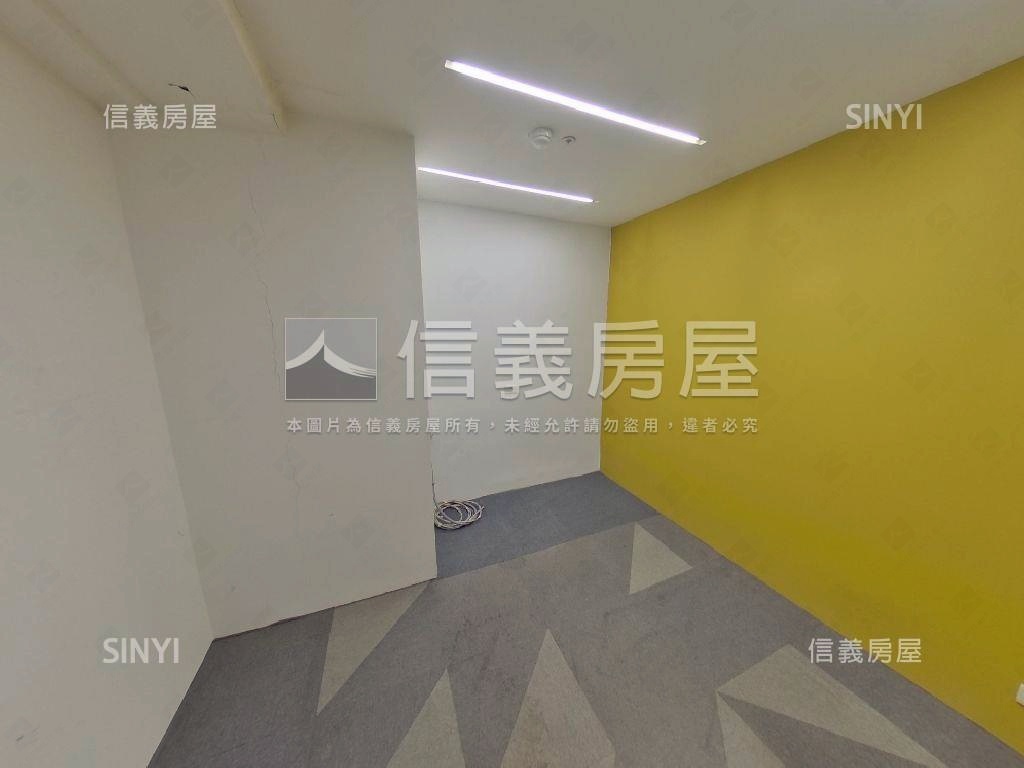 中山晶華面寬可掛招牌店辦房屋室內格局與周邊環境
