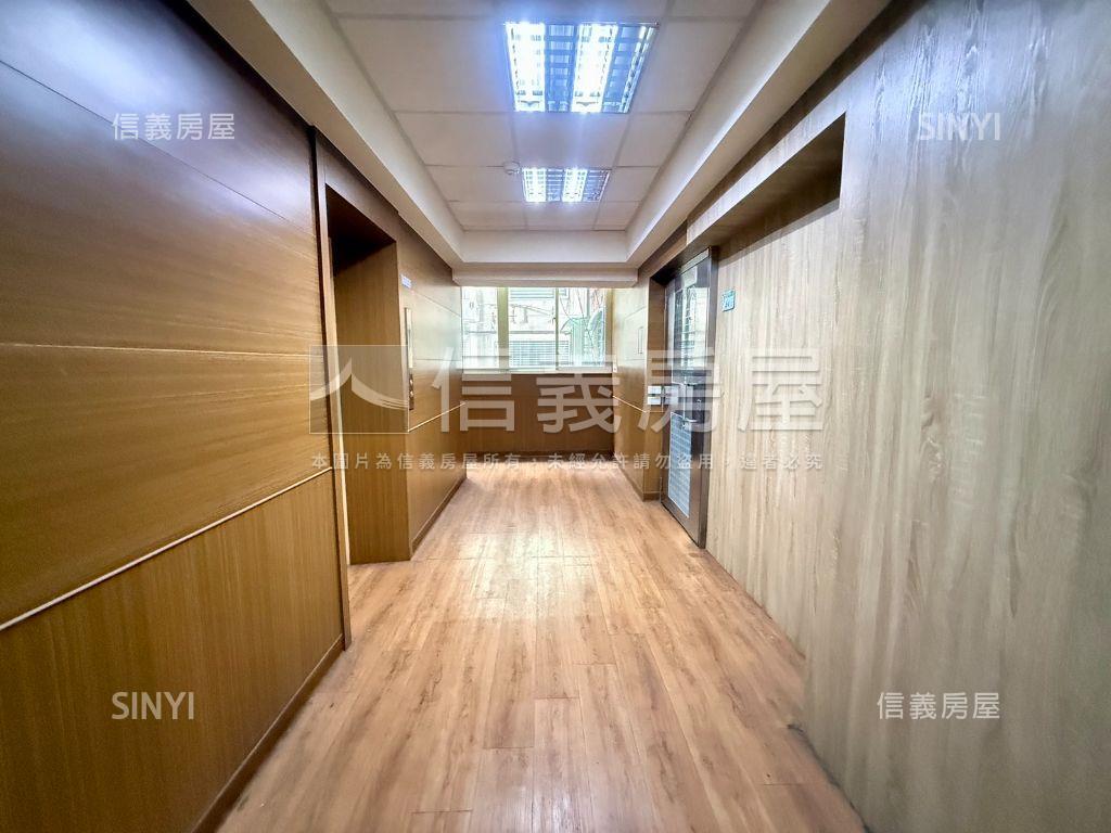 中山晶華面寬可掛招牌辦公房屋室內格局與周邊環境
