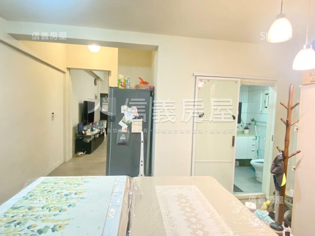 採光熱河邊間透天前院停車房屋室內格局與周邊環境