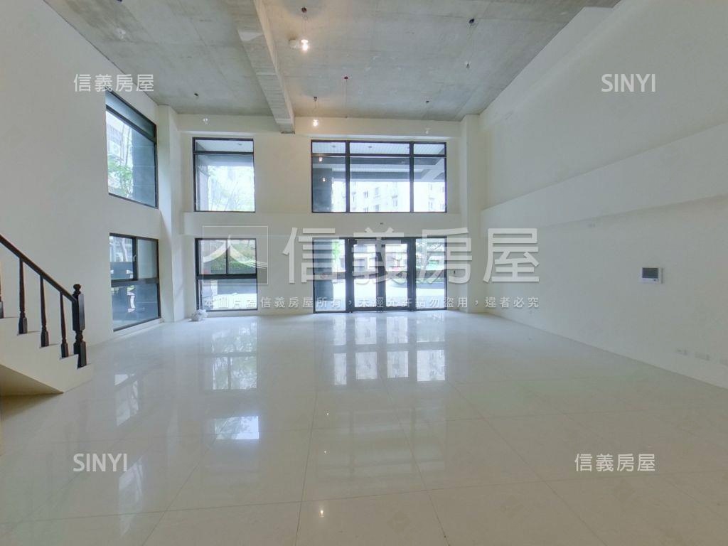 專任未來Ｇ１２大面寬店面房屋室內格局與周邊環境