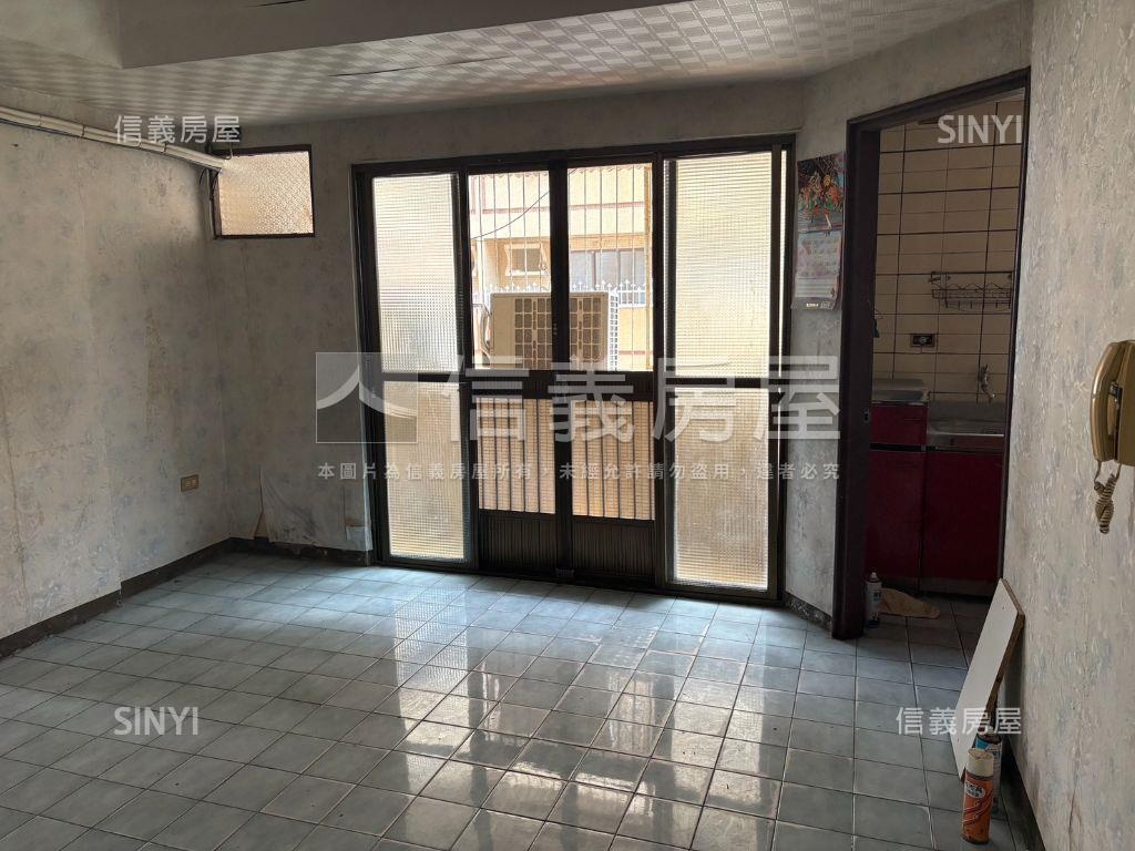 近利南市場低總價三樓公寓房屋室內格局與周邊環境